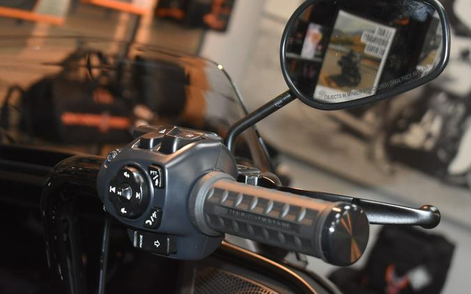 FLTRX 2025 Road Glide®