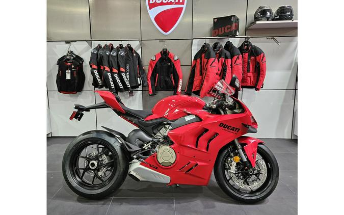 2024 Ducati V4