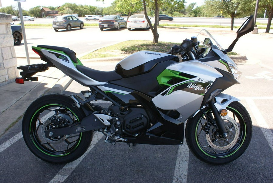 2024 Kawasaki Ninja® e-1 ABS