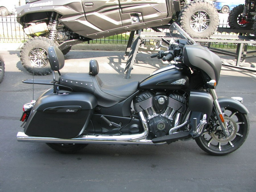 2020 Indian Motorcycle® Roadmaster® Dark Horse® Thunder Black Smoke