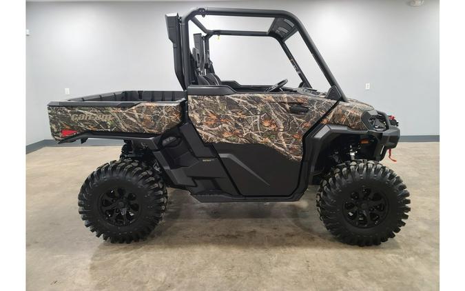 2026 Can-Am Defender X mr with Half Doors HD11