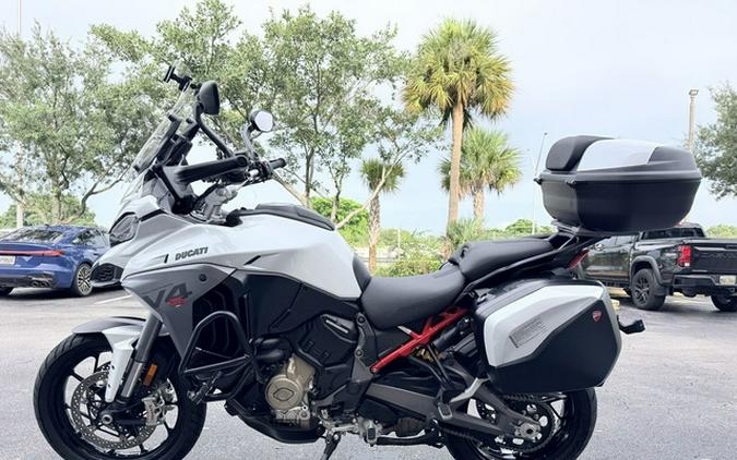2025 Ducati Multistrada V4 S Travel & Radar Iceberg White