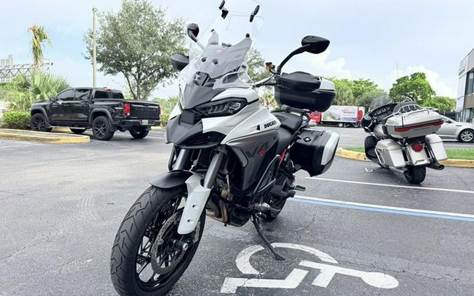2025 Ducati Multistrada V4 S Travel & Radar Iceberg White