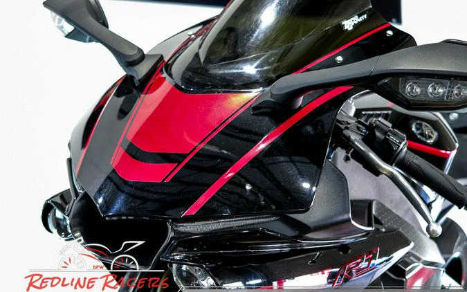 2015 YAMAHA YZF-R1