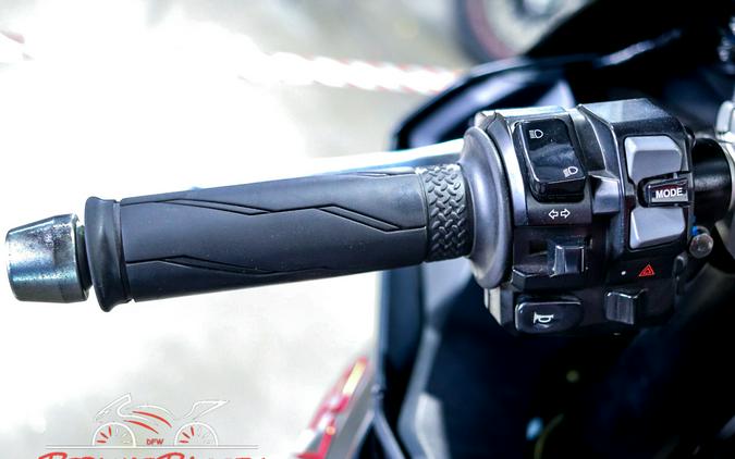 2015 YAMAHA YZF-R1