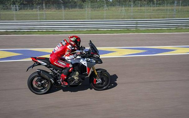 2026 Ducati Multistrada V4 RS