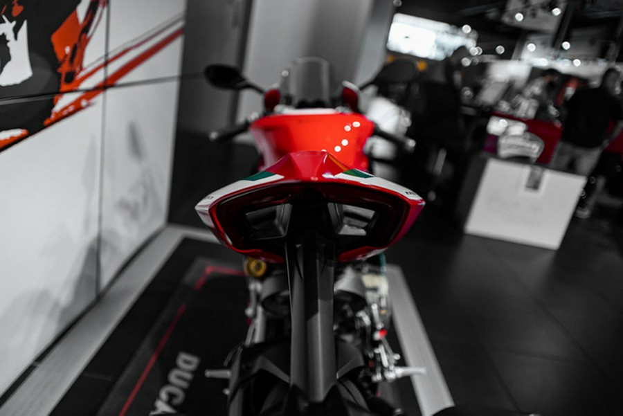 2025 Ducati Panigale V2 Bayliss 1St Championship