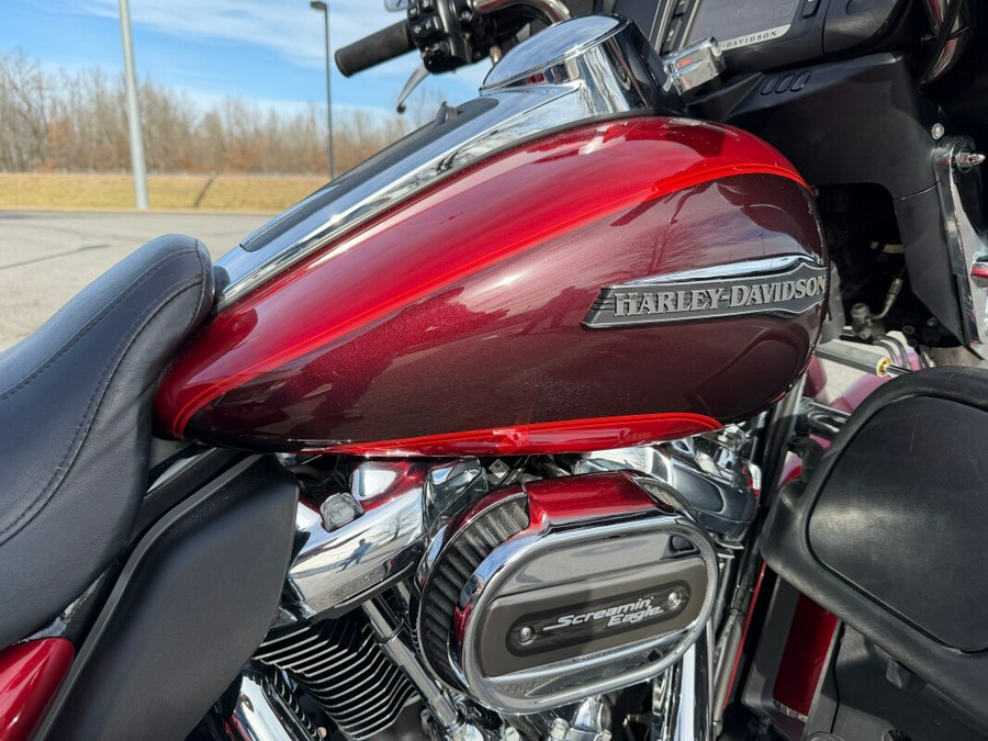 2018 Harley-Davidson® Tri Glide® Ultra Wicked Red/Twisted Cherry