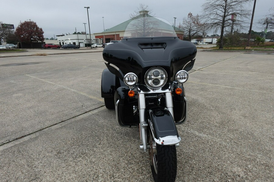 2023 Harley-Davidson Tri Glide Ultra FLHTCUTG