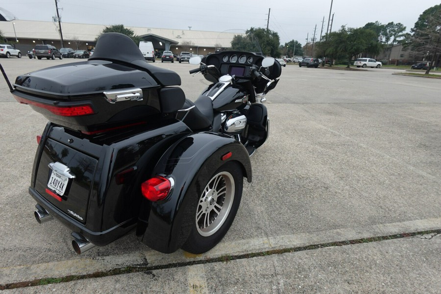 2023 Harley-Davidson Tri Glide Ultra FLHTCUTG