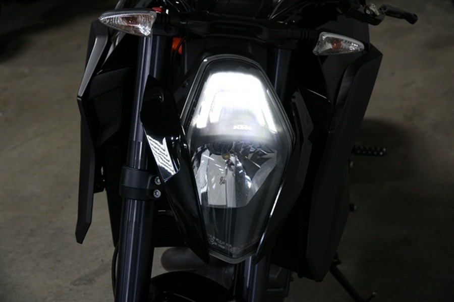 2016 KTM 1290 Super Duke R