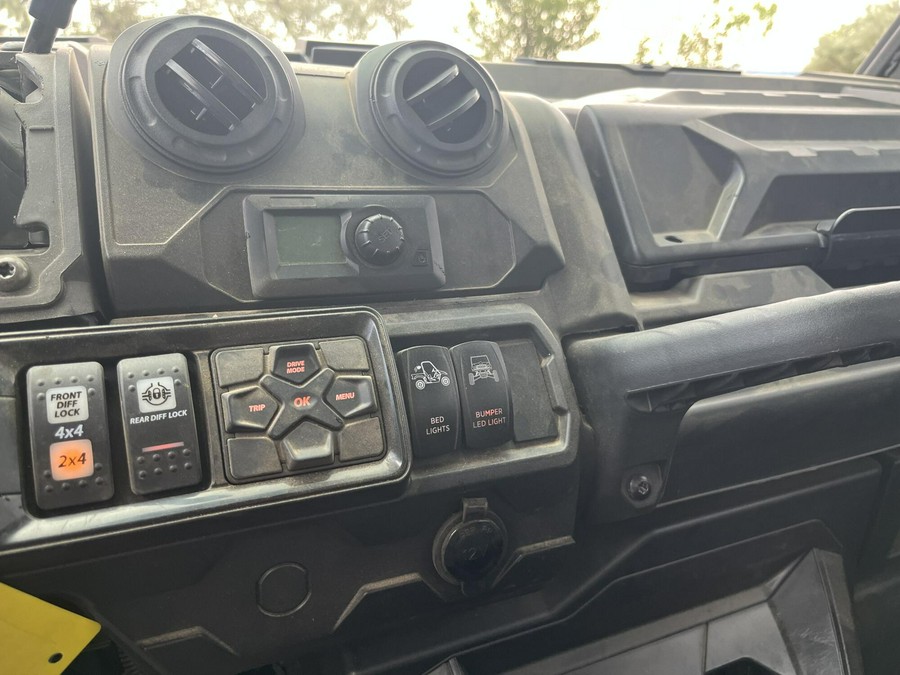 2025 Can-Am Defender Limited HD10