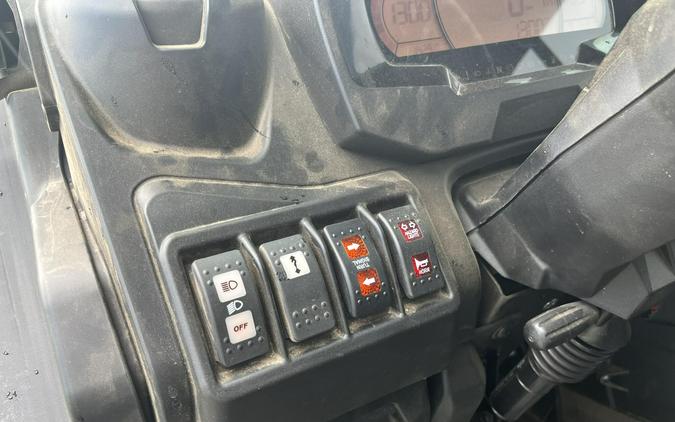 2025 Can-Am Defender Limited HD10