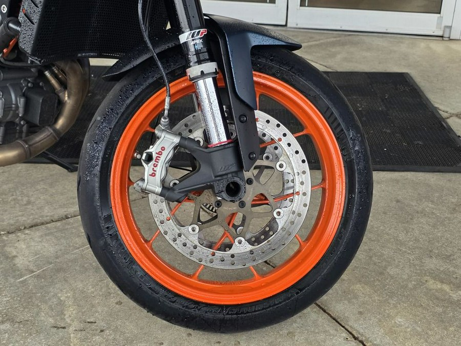 2022 KTM Duke 890 R