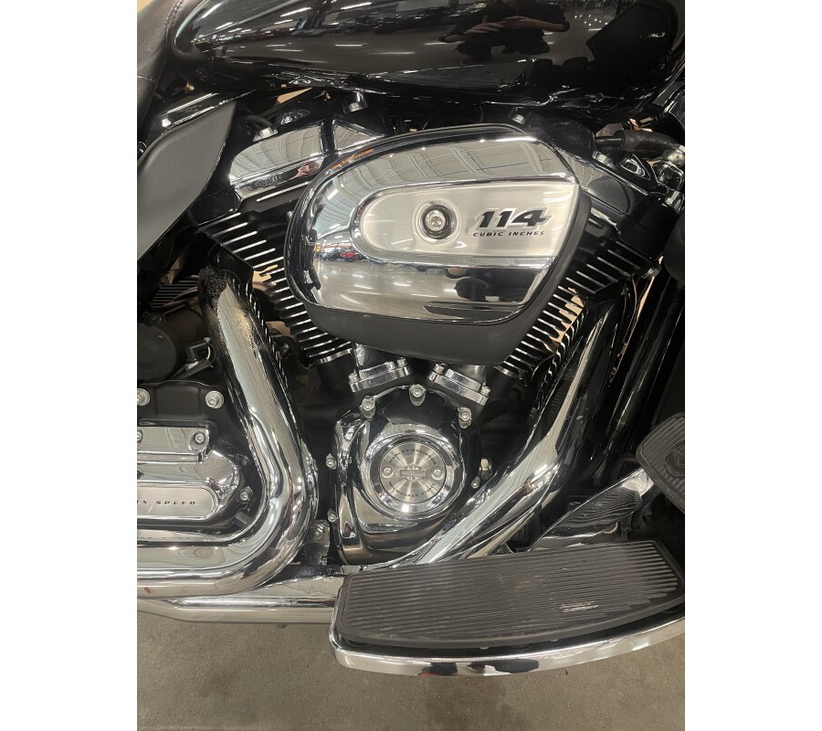 2022 Harley-Davidson® Ultra Limited Vivid Black