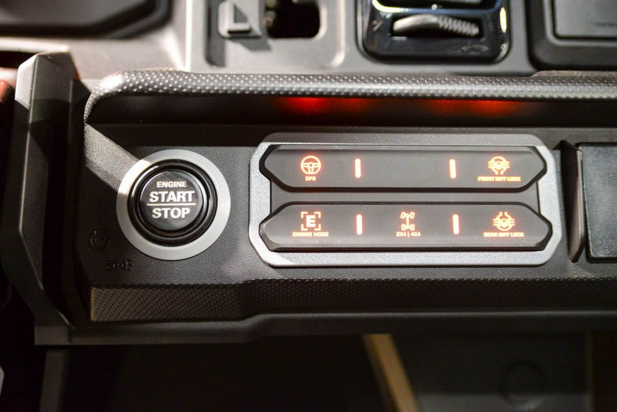 2026 Can-Am Defender XT CAB HD11
