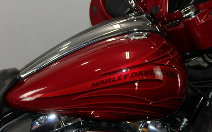 Harley-Davidson® CVO™ Street Glide® 2016 FLHXSE 960221A ATMCRED/CNDYAPL W/PINSTRIPE