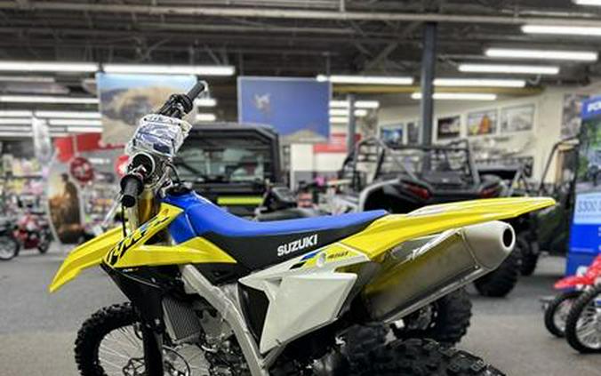 2024 Suzuki RM-Z450 First Look [with RM Army Kit]