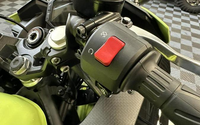 2026 Kawasaki Ninja® 500 ABS Metallic Yellowish Green/Ebony