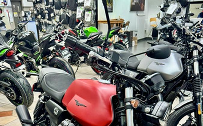 2023 Moto Guzzi V7 Stone