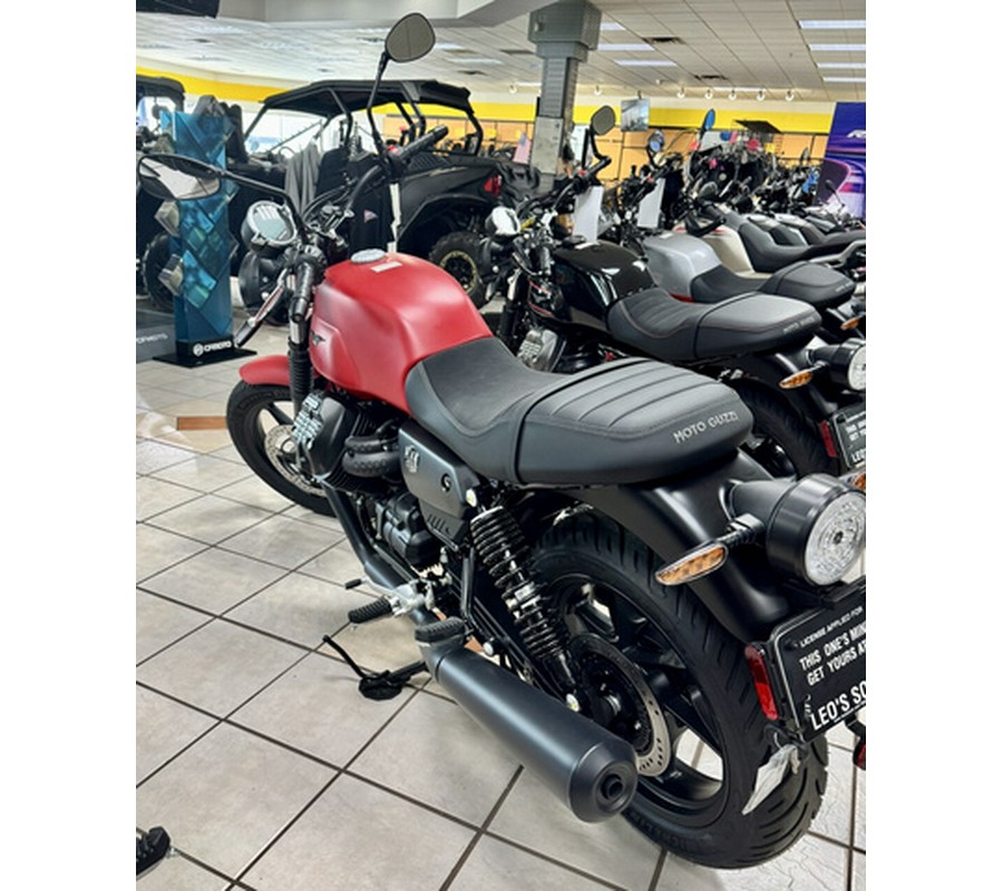 2023 Moto Guzzi V7 Stone