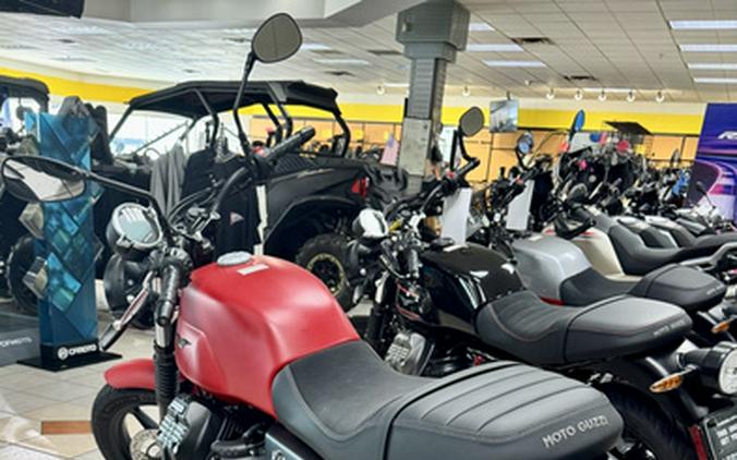 2023 Moto Guzzi V7 Stone