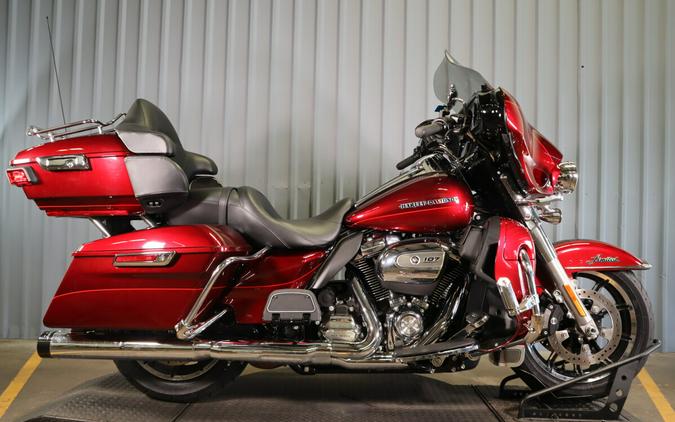 2017 Harley-Davidson Ultra Limited FLHTK