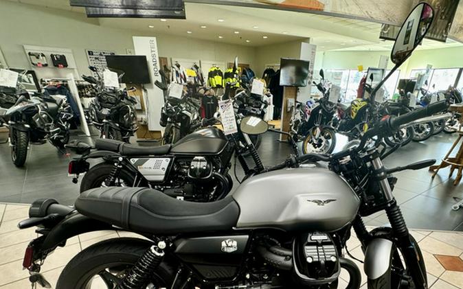 2023 Moto Guzzi V7 Stone