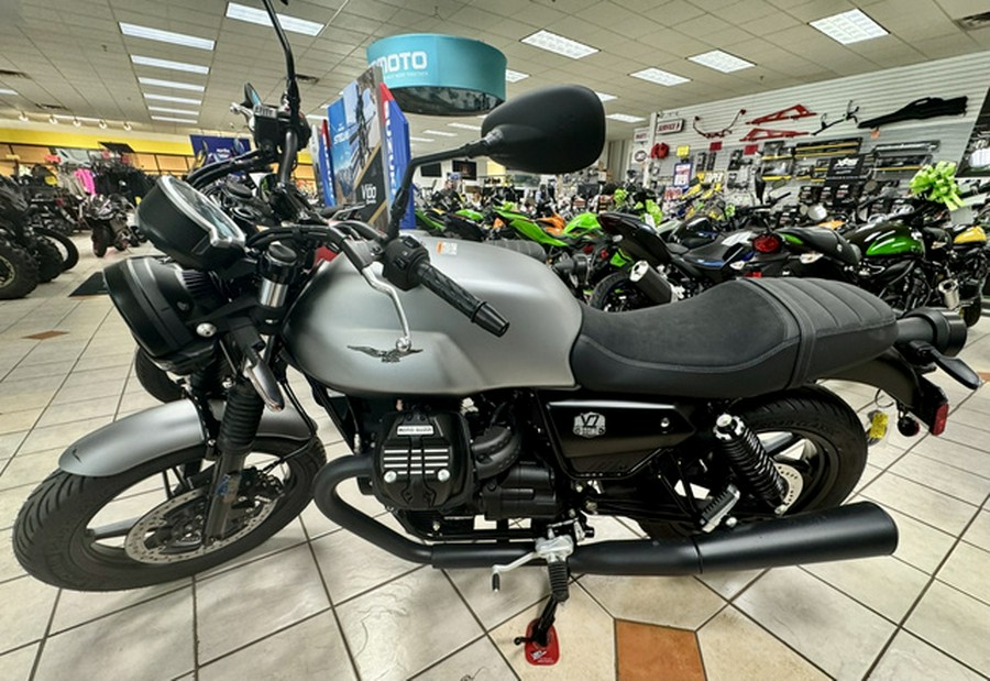 2023 Moto Guzzi V7 Stone