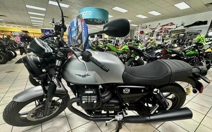 2023 Moto Guzzi V7 Stone