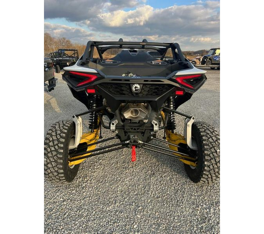 2024 Can-Am® Maverick R 999T DCT