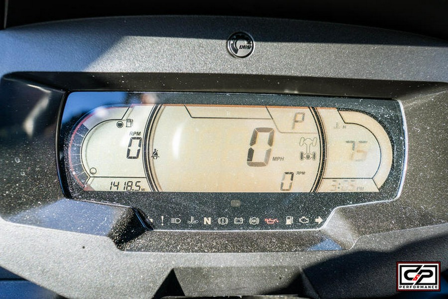 2025 Can-Am® Defender MAX Lone Star Cab HD10