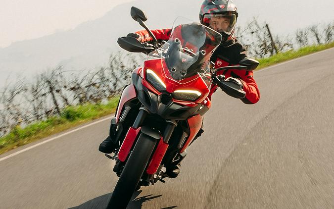 2025 Ducati Multistrada V2 Ducati Red - 001624