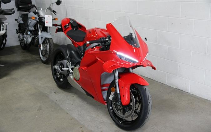 2025 DUCATI Panigale V4