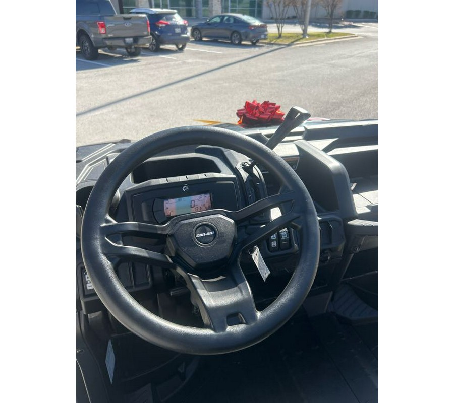 2025 Can-Am Defender DPS HD10