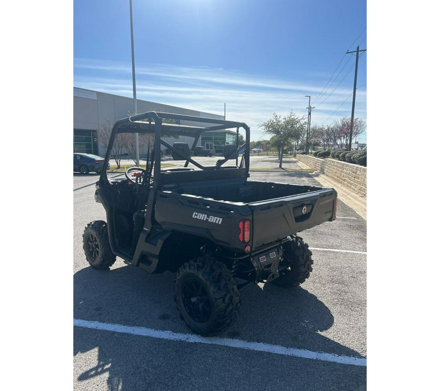 2025 Can-Am Defender DPS HD10