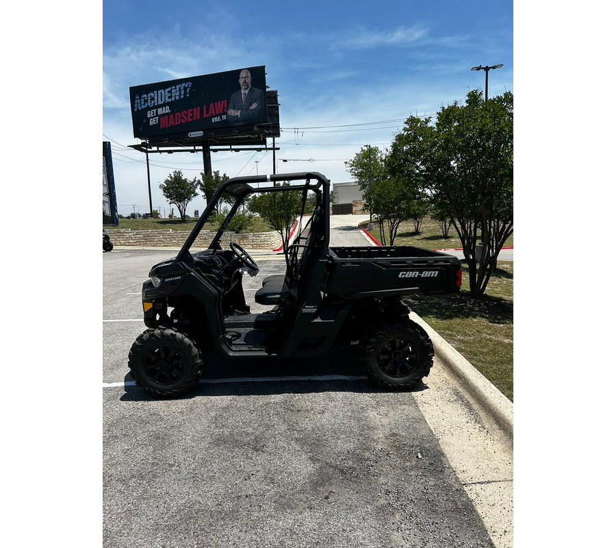 2025 Can-Am Defender DPS HD10