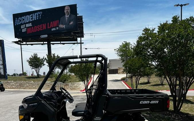 2025 Can-Am Defender DPS HD10