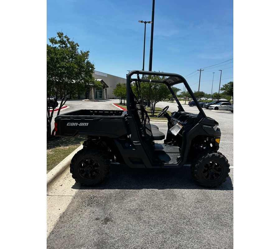 2025 Can-Am Defender DPS HD10