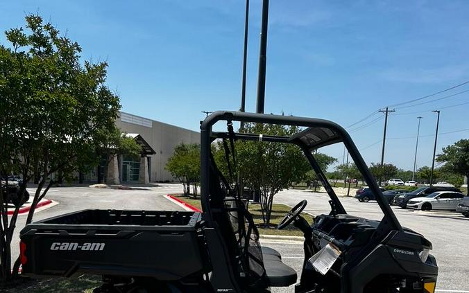 2025 Can-Am Defender DPS HD10