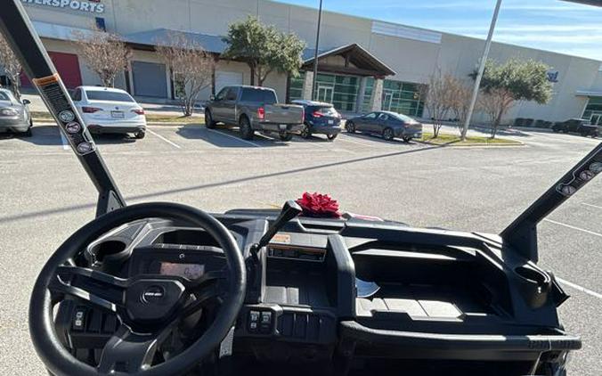 2025 Can-Am Defender DPS HD10