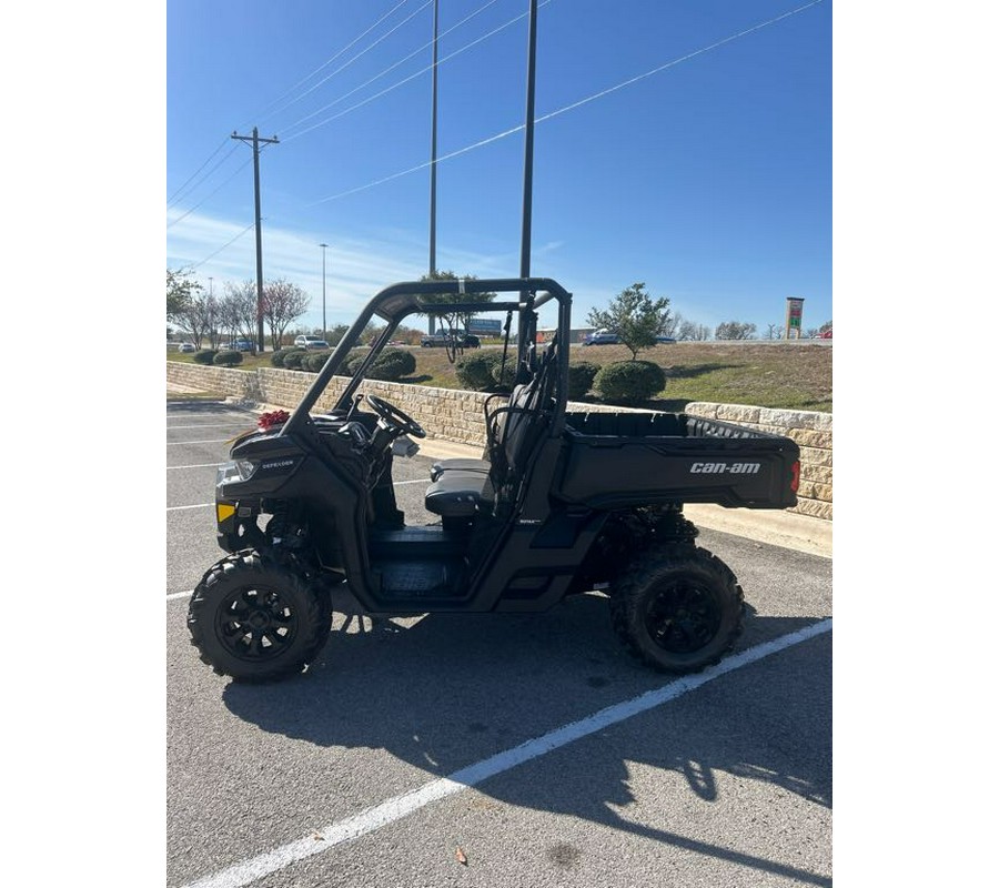 2025 Can-Am Defender DPS HD10