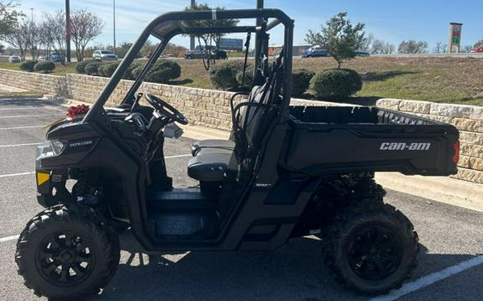 2025 Can-Am Defender DPS HD10