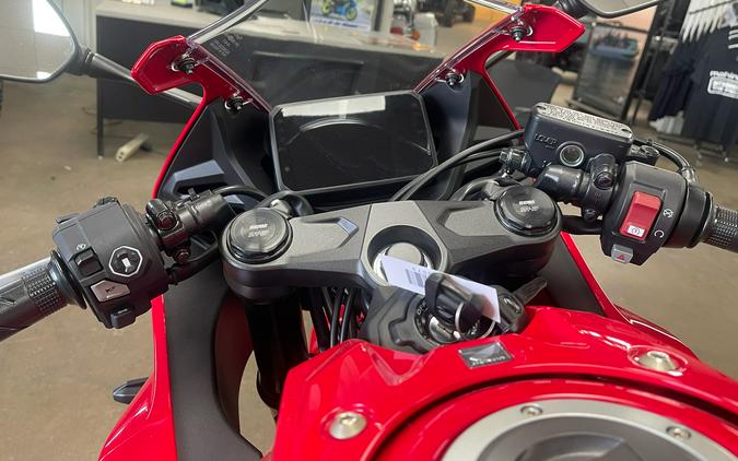 2026 Honda CBR650R E-Clutch