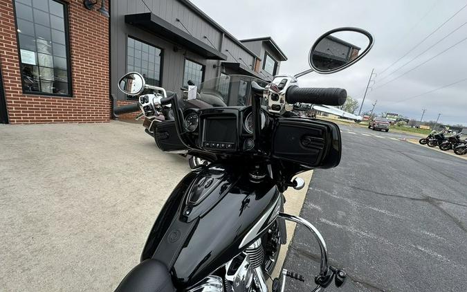 2020 Indian Motorcycle® Chieftain® Limited Thunder Black Pearl