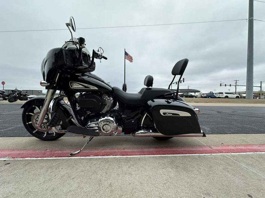 2020 Indian Motorcycle® Chieftain® Limited Thunder Black Pearl