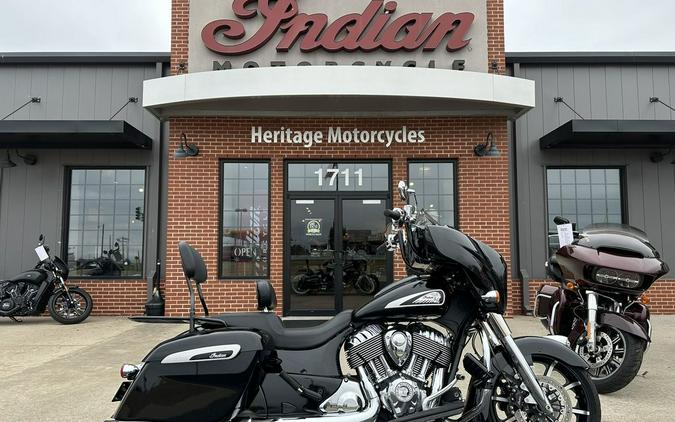 2020 Indian Motorcycle® Chieftain® Limited Thunder Black Pearl