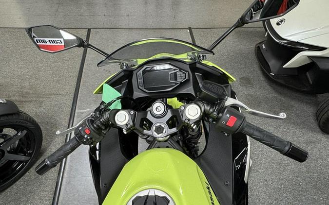 2026 Kawasaki Ninja 500 ABS Metallic Yellowish Green/Ebony