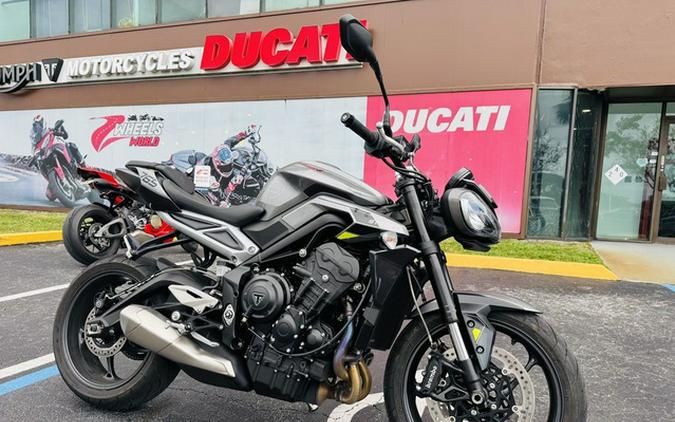 2024 Triumph Street Triple 765 R Silver Ice