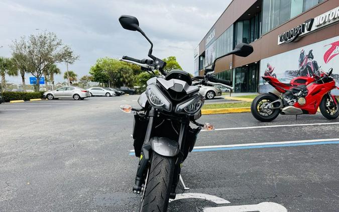 2024 Triumph Street Triple 765 R Silver Ice